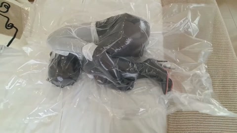 ◤纯享版ZX游戏◢吊着昏迷也能失禁，经历一次次绝望挣扎，嘶吼到最后嗓子都快嘶哑得没声了，事后她说嗓子... 第9张