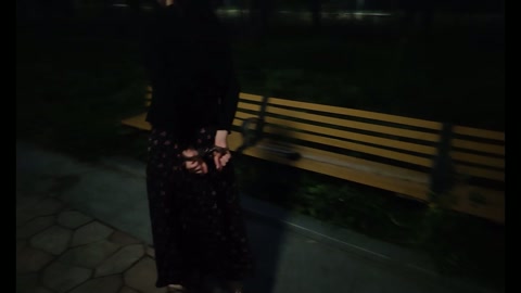 公园里的镣铐挑战任务---手铐脚铐锁住的肉丝碎花裙 第9张