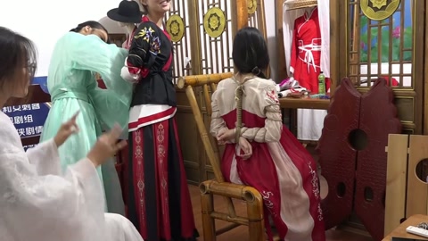 几个大学生古装断案抓捕审讯刑具，捆绑剧情，无厘头简单剧情 第四集 第9张