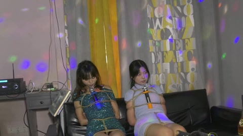 双女M绑着也不耽误唱歌 第9张