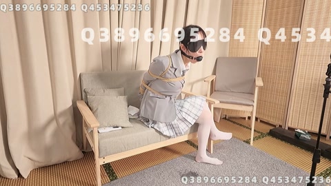 嗷嗷黑色假阳具口塞堵嘴，无助挣扎！（包含过程） 第9张