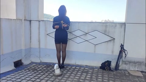 天台玩耍风太大，担心来人好害怕 第9张