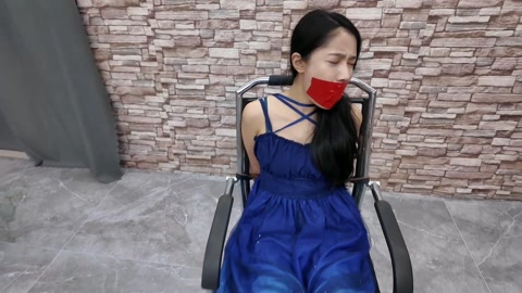 少女误入家门被歹徒袭击捆绑起来各种堵嘴折磨 第9张
