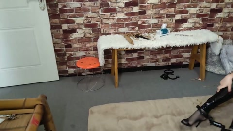 折磨女特工 第9张