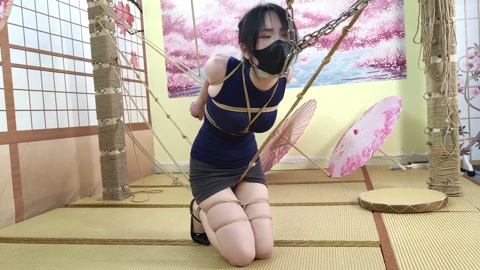 晓雪 直臂紧缚 残酷的走绳 股绳项圈固定 第9张