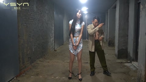 永不背叛  高个漂亮女孩驷马囚禁堵嘴蒙眼刑房老虎凳刮打挠玩脚心牢房又被驷马挣扎 第9张