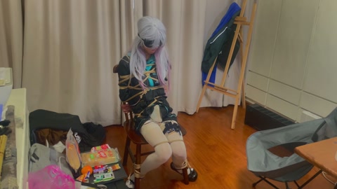 紧缚蒙眼之后戴上郊狼，做零食挑战，下面贴着郊狼和训练器两种东西，猜错就是电击惩罚，猜对就是震动下体获... 第9张