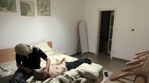 网友幼师异地面基. 潜伏在好友列表里的一位素未谋面的网友，某一个机会聊起了天，聊了几天以后她便想从她... 第9张