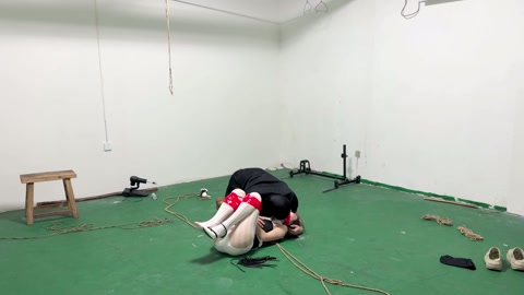 罪恶男m反制猥亵女s恋足舔舐 第9张