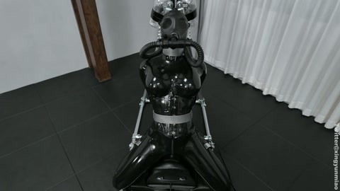 Reflective Desire的钢管刑架再次复刻——这回加了点猛料，坐入马鞍炮机再铐上刑架｜全程... 第9张