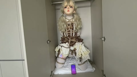 ◤人偶女友◢P机ZW都能GC三次真是饥渴坏了，可爱的娃娃里面藏着的是痛苦面具，完美的诠释了什么是真正... 第10张