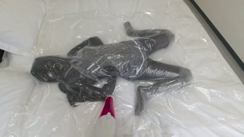 ◤纯享版ZX游戏◢太硬核了兄弟们，再次突破极限天花板了，M对自己狠起来也是没轻没重，自己测试几种道具... 第10张
