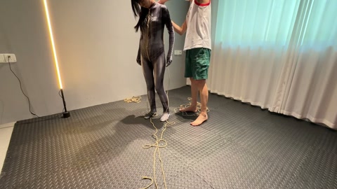 人类大战女蜘蛛侠 第10张