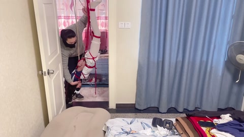 体操服白丝紧缚倒吊，蒙眼堵嘴头朝下被不断调教（上） 第10张