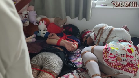 兔兔兔TU丶的约绳日记 17也是没谁了 捆绑两只可爱的小男娘 一个团缚放置在床上，一个捆绑放置在椅子... 第10张