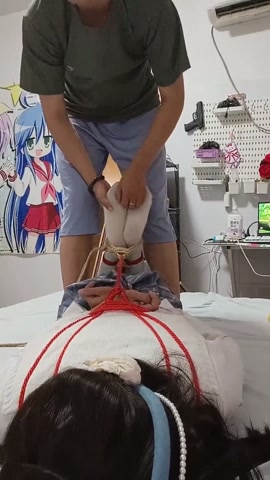 天羽送给宝宝们的七夕小福利 七夕节怎能少得了捆绑，白丝小男娘小天羽来做粽子，接受震动棒和tk的折磨，... 第10张
