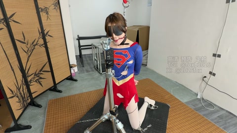 女超人劫难（二）电击肛塞 乳夹牵引 勒颈放置 第10张