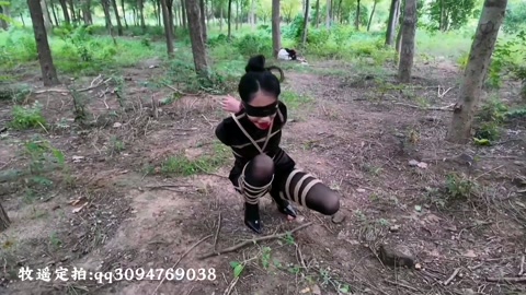 牧瑶定拍少女去小树林去约会,偏偏走错了小树林,遇到2个绑匪遭绑架 第10张