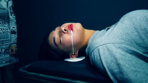 空中囚徒之空姐末路（下集）被判死刑后两人在牢中被强制劳动最后注射死刑走向末路 第10张