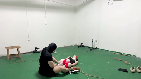 罪恶男m反制猥亵女s恋足舔舐 第10张