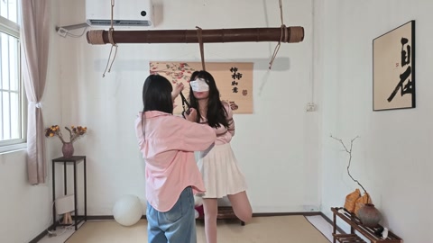 菜鸟缚手的胡乱捆绑 小怡和九九的互动 第10张