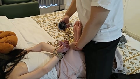 超怕痒玉足tk 怕痒大学生tk，超怕痒，美丽玉足看的心痒痒，脚也有点香味 第10张