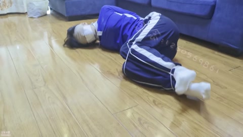 【中秋特辑】 被绑架折磨的女学生 深圳校服+三种白袜 蒙眼塞嘴 tk+td放置 第11张