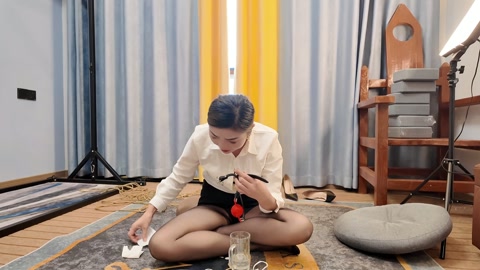 佳佳白衬衣捆绑，收集口水，带口罩，口水被存在口罩流不下来，取下口罩的一瞬间哗哗的，被要求闻口水，闻口... 第11张