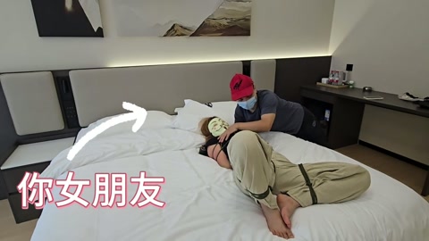 感谢寄过来的女朋友，她是第一次被调教，还挺配合的，第一次就能上道具，没准是个真M 第11张