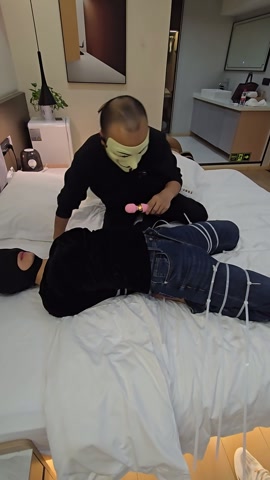扎带后手观音超紧捆绑，扎带直臂紧缚，折磨到手臂麻木 第11张