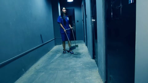 深渊姐妹花（下集） 判决以后妹妹谢雨雯被执行死刑姐姐谢雨欣在监狱劳动服刑改造 第11张