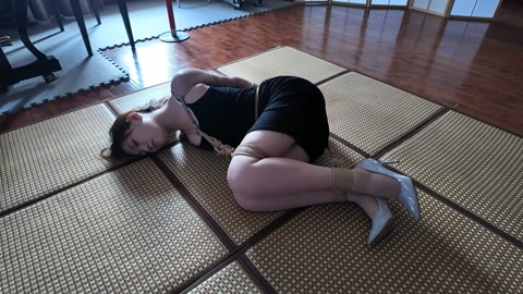 王贝贝紧缚堵嘴 第11张