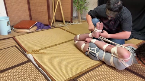 白色细绳极限直臂驷马5.5cm口球疯狂挣扎 第11张