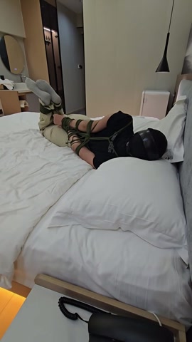 直臂驷马，袜子塞嘴，胶带紧紧缠绕，一点也说不出话 ，蒙眼感官封闭，敏感度增加，长时间放置+挑逗，发不... 第11张