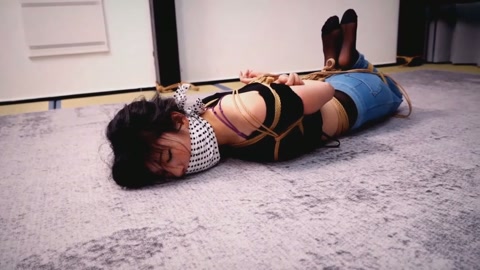 紧缚实验室7-并腿驷马 纯挣扎 第11张