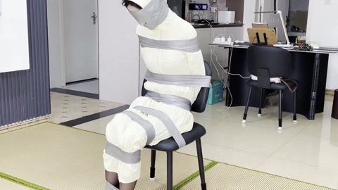 胶带封嘴+封眼，视觉效果很8错 第11张