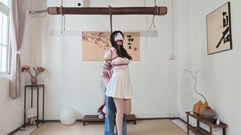 菜鸟缚手的胡乱捆绑 小怡和九九的互动 第11张