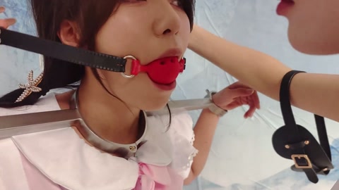 轮滑任务 袅袅，小可的双人轮滑脱缚游戏 第11张