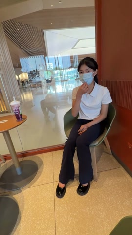 18岁女高的脚铐周末日记-裤脚下的秘密 第11张