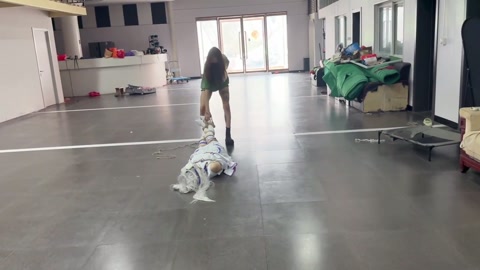 tk倒吊墙高艾米莉 第11张