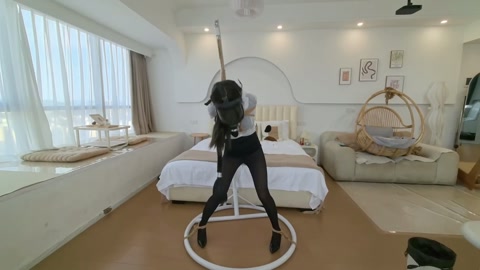 ◤纯享版ZX游戏◢吊着昏迷也能失禁，经历一次次绝望挣扎，嘶吼到最后嗓子都快嘶哑得没声了，事后她说嗓子... 第12张
