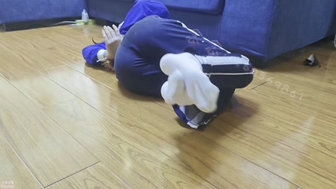 【中秋特辑】 被绑架折磨的女学生 深圳校服+三种白袜 蒙眼塞嘴 tk+td放置 第12张