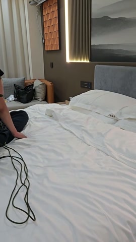 你的女朋友被蒙眼堵嘴驷马捆绑在床上，长时间放置不管，强行蒙眼堵嘴，让她自己逃脱，没想到她自己竟然解开... 第12张