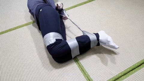 小樱白袜驷马胶带捆绑+严实的封嘴 第12张