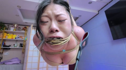 把念念吊起来打哭 第12张