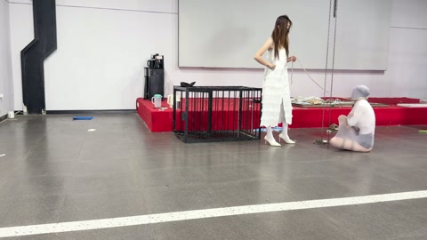 无人之境-自缚解压被老板抓包的女职员 第12张
