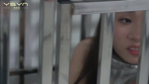 红罂粟（下）拍照留档后押进小牢房过门就蹲光脚戴上囚钉开启电片又关进狗笼锁上拇指拷非常奈斯啊 第12张