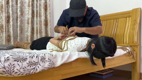 红豆每日一绳 日式驷马 绑脚趾 各种挣扎无法挣脱 拎起脚丫玩 第12张