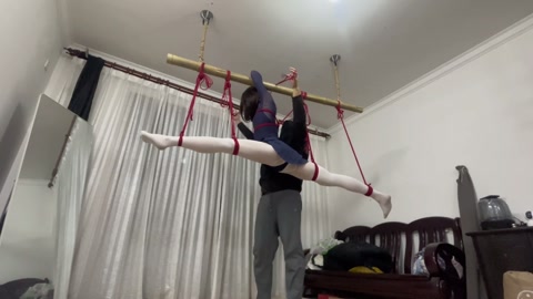 绑过的柔韧性最好的一个m，能够完成空中一字马 第12张
