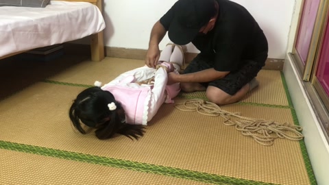 荷露 甜妹搜查官的潜入训练（上）超紧直臂驷马白丝双马尾捆绑忍耐 结果被判不合格 第12张